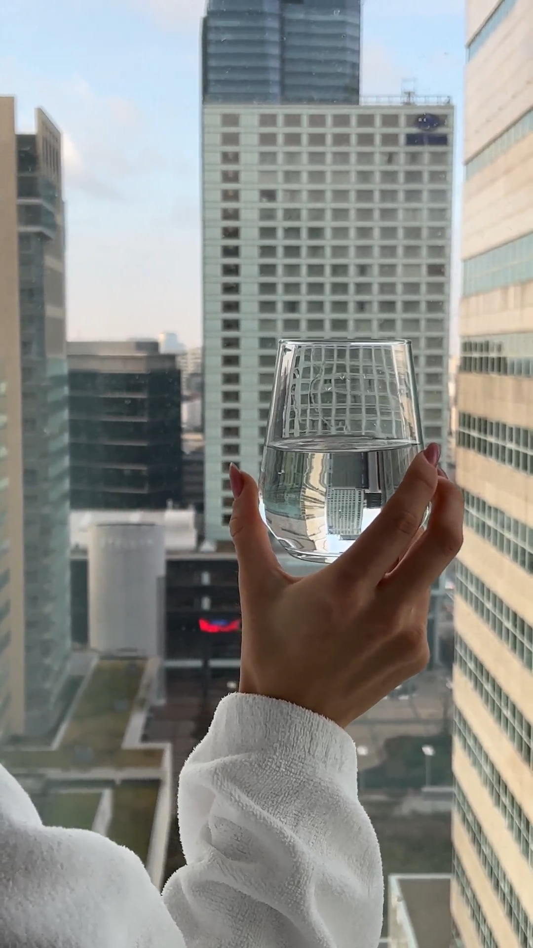 City Mornings: Building a Wardrobe for the Rhythm of Modern Life