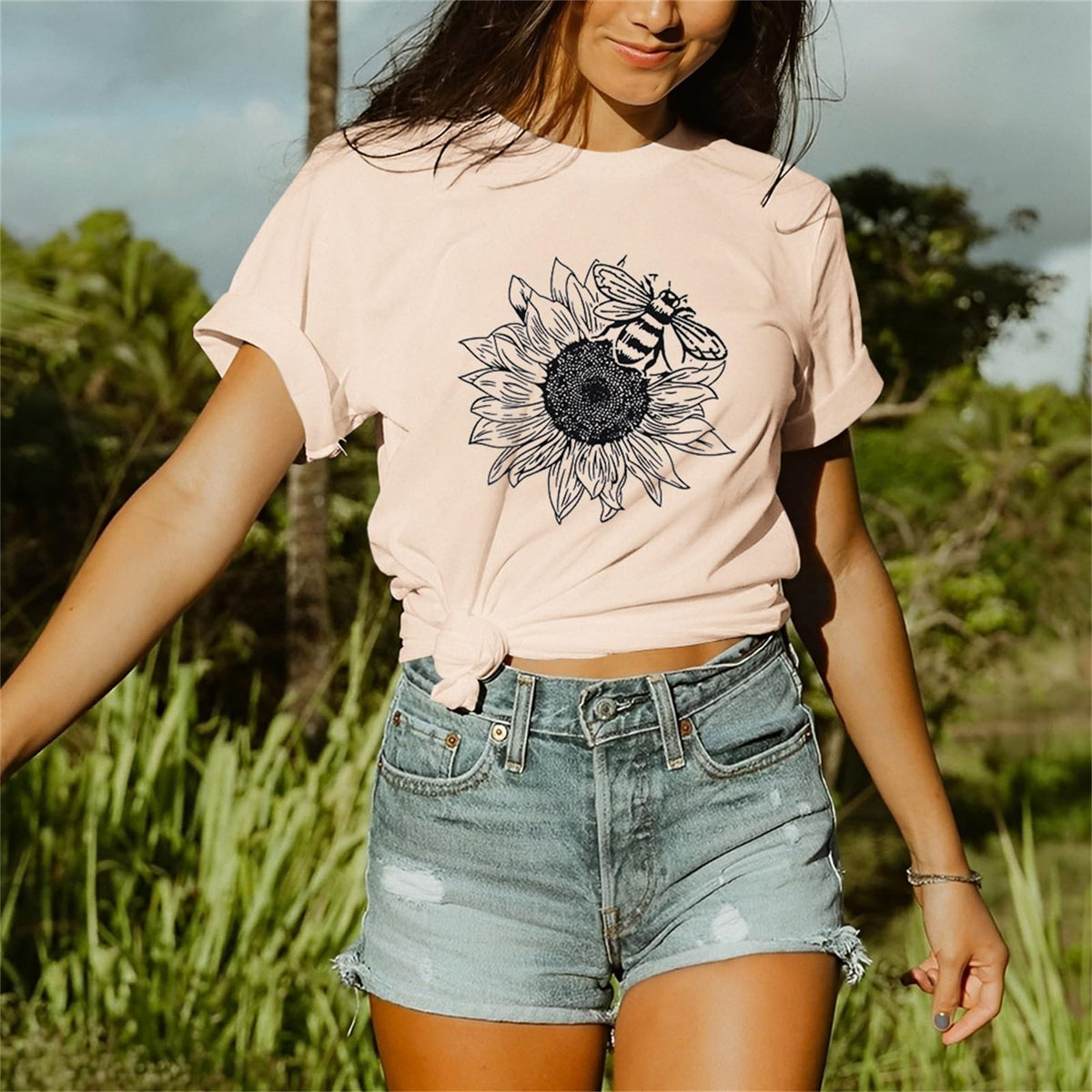GLIGLITTR Women's Sunflower Graphic Crew-Neck T-Shirt